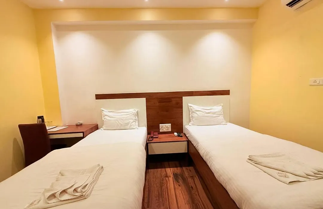 Shivam Hotel Varanasi - Near Kashi Vishwanath Temple With Parking And Lift-1