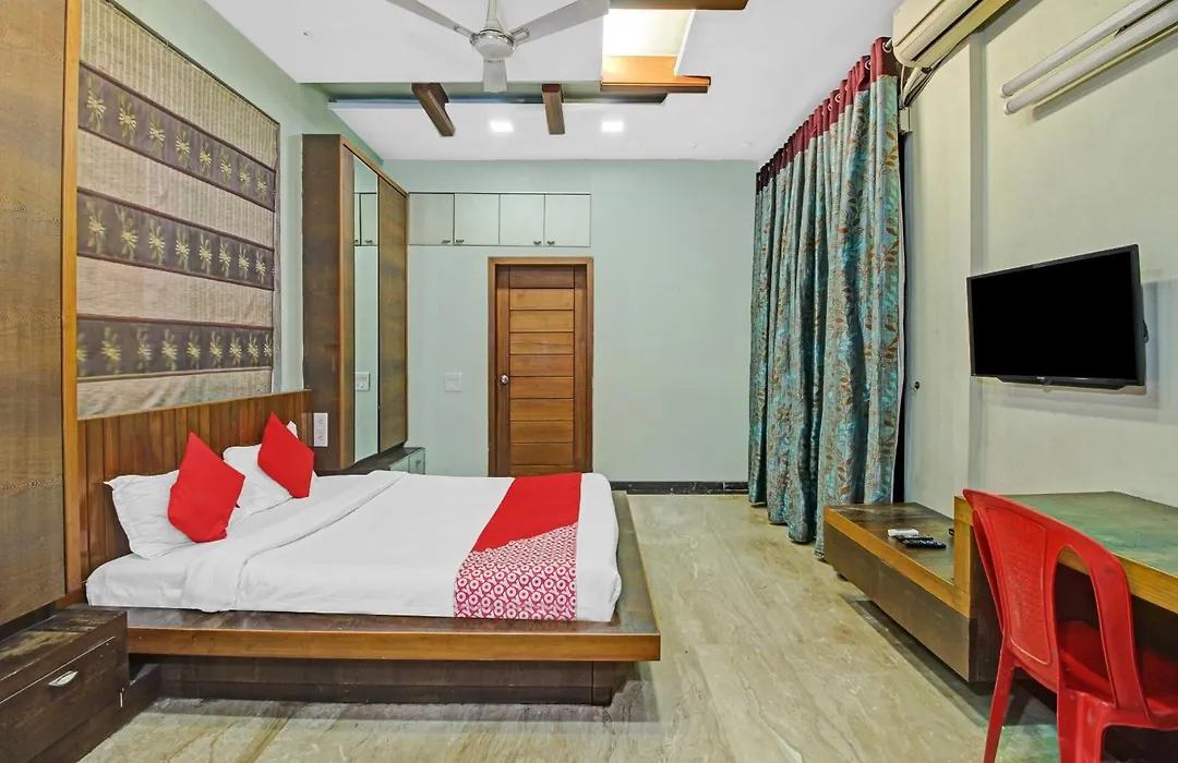Hotel O Kalkaji Delhi-1