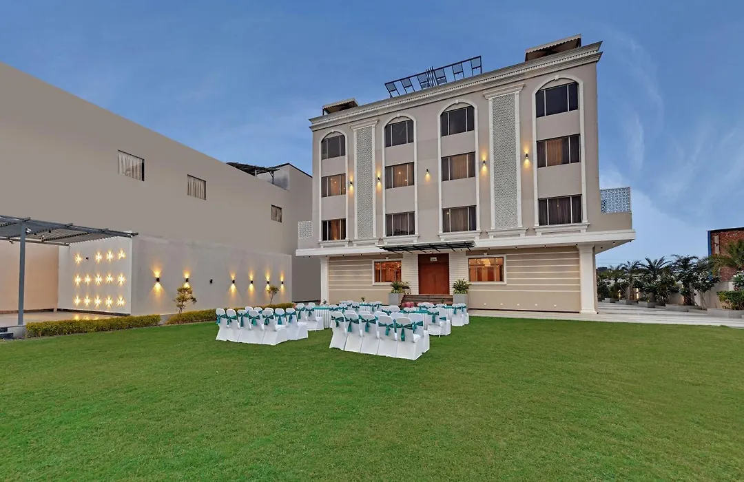 Click Collection Grand Gateway Varanasi-1