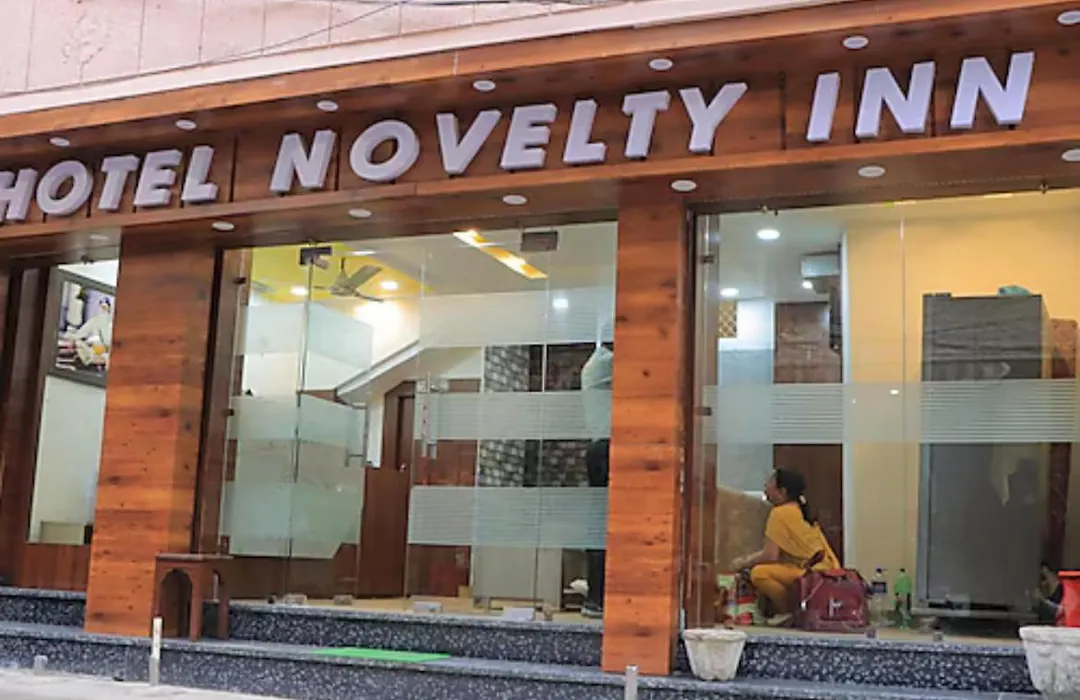 Hotel Novelty Inn-1
