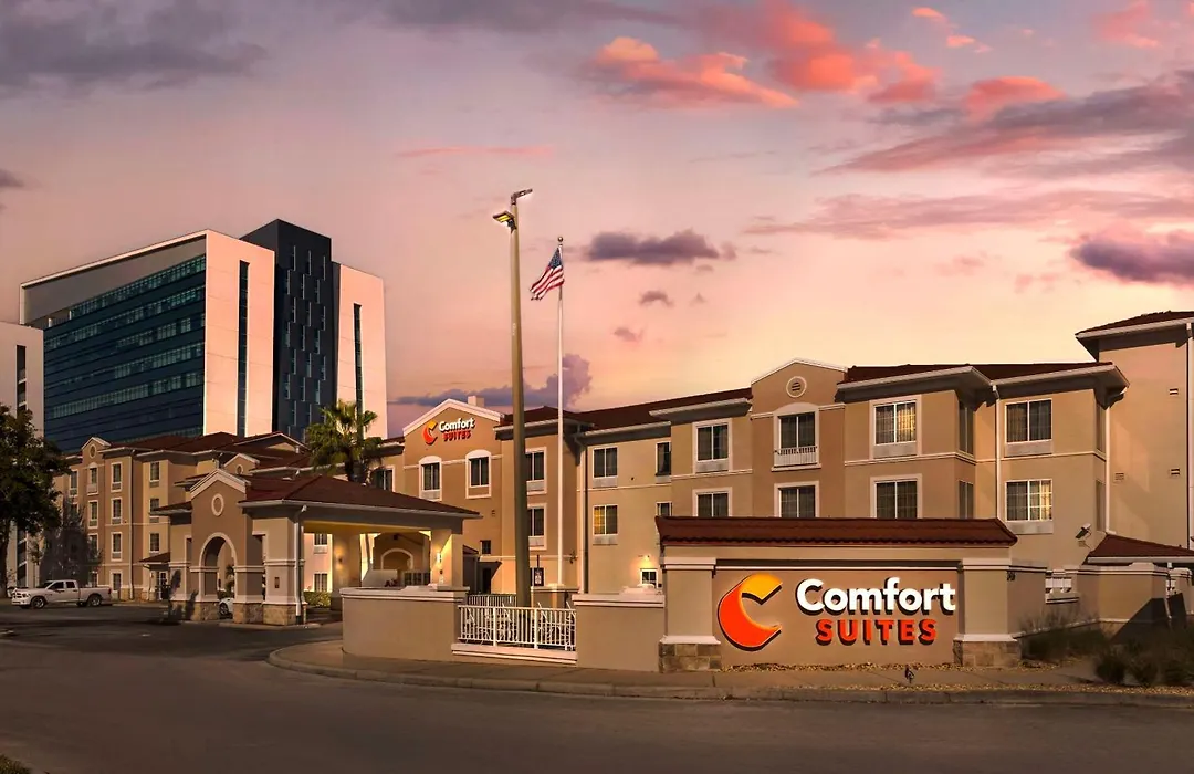 Comfort Suites Downtown-1