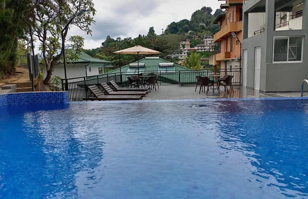 Hotel Travellers Nest Kandy-1