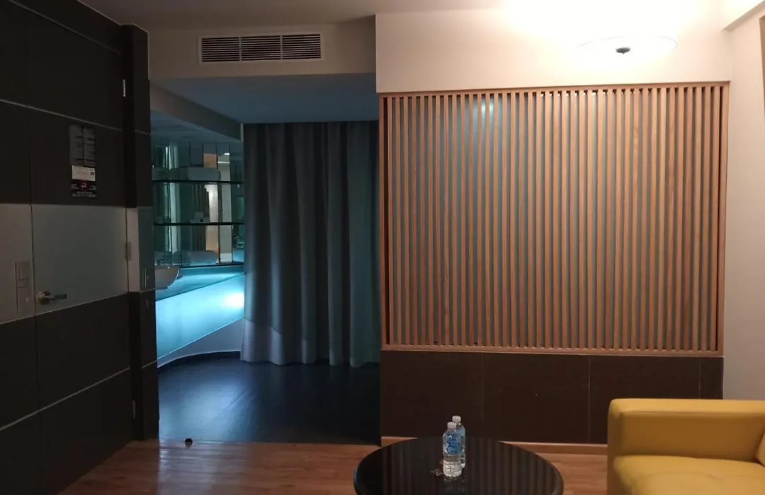 Ramada By Wyndham Mexico City Santa Fe-1