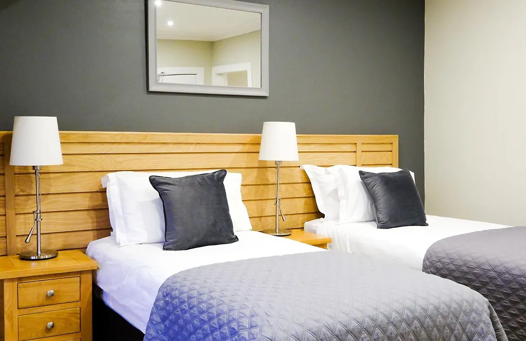Glen Mhor Hotel At Uile-Bheist 'Brewstillery'-1