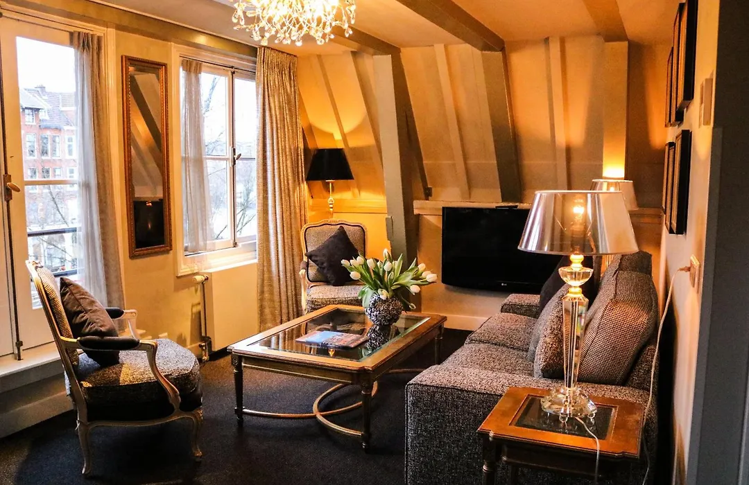 Ambassade Hotel-1