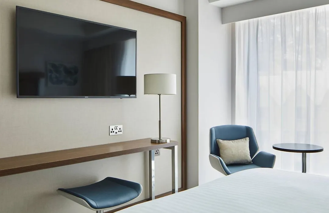 Courtyard By Marriott Oxford City Centre-1