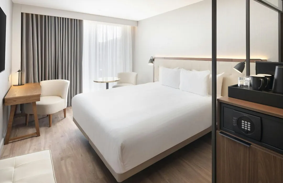 Ac Hotel By Marriott Glasgow-1