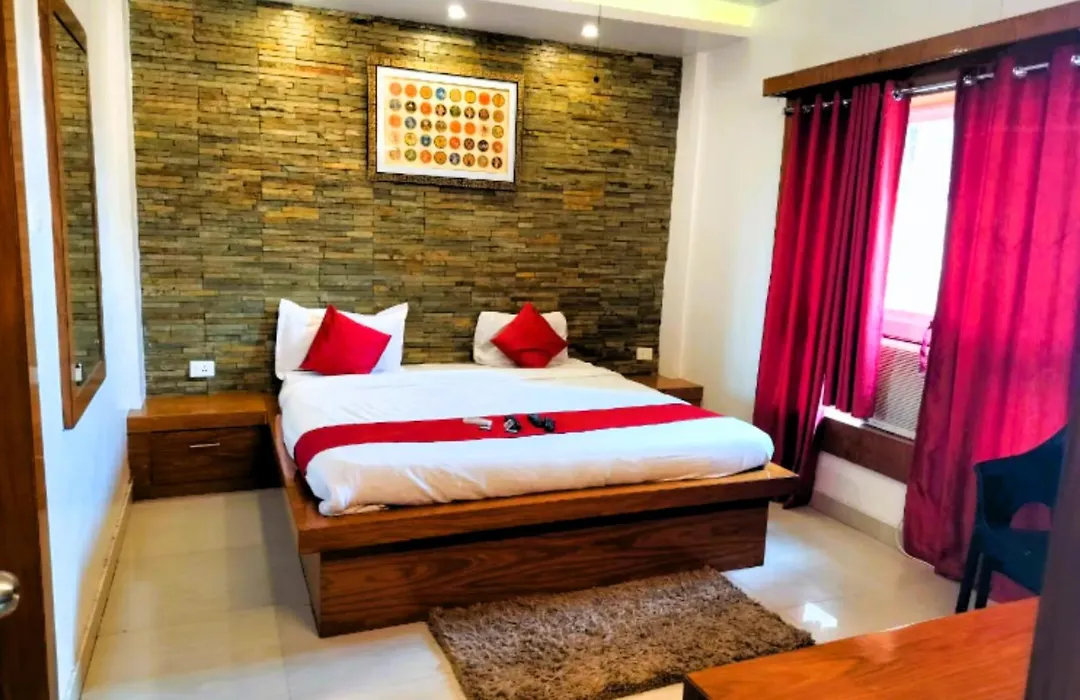 Swimmimg Pool - Hotel Santosh Residency Puri - All Room Fully Air- Conditioned With Lift - Wifi - Parking And Children Play Ground - Best Luxury Budget Stay-1