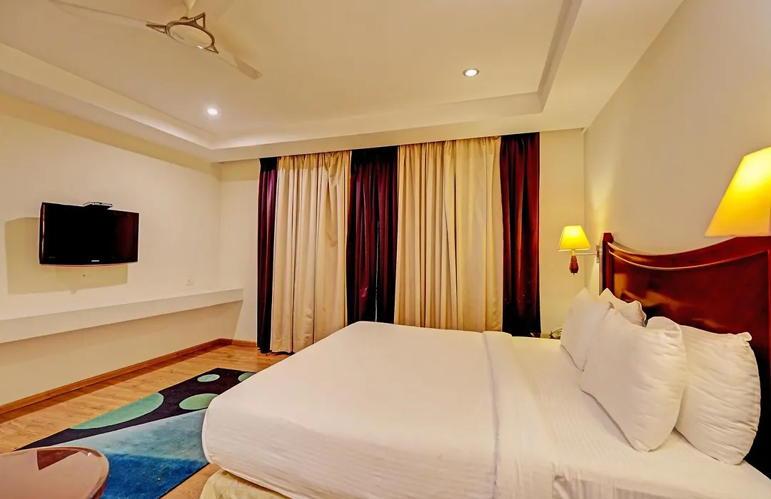 Hotel Grand Marina-1