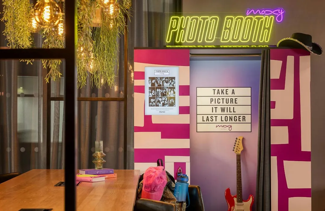 Moxy Glasgow Merchant City-1