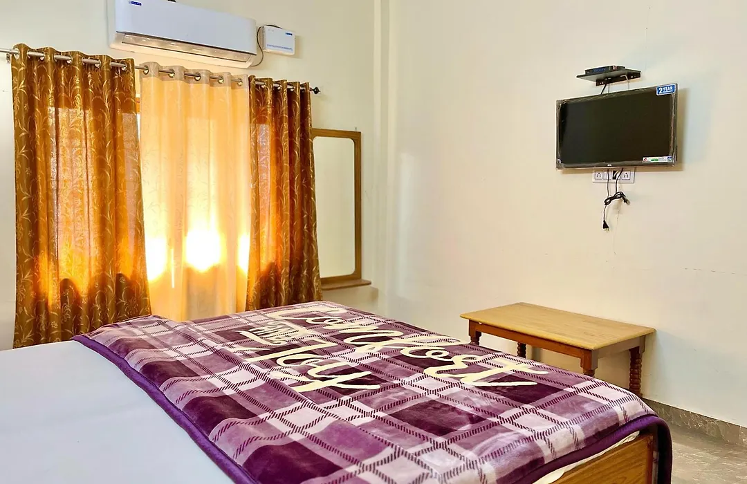 Aditya Palace Orchha-1