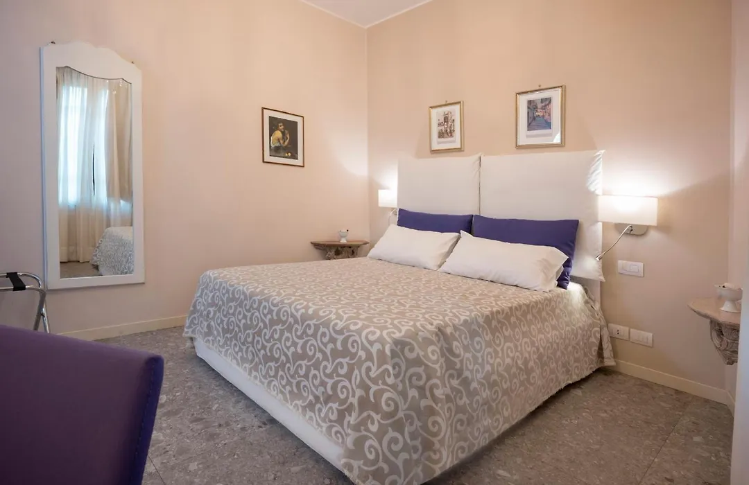 Porta Di Mezzo Luxury Suites & Rooms-1
