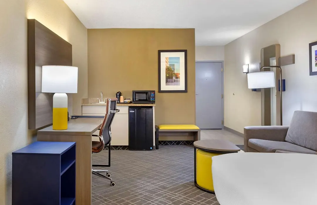 Comfort Suites Hanes Mall-1