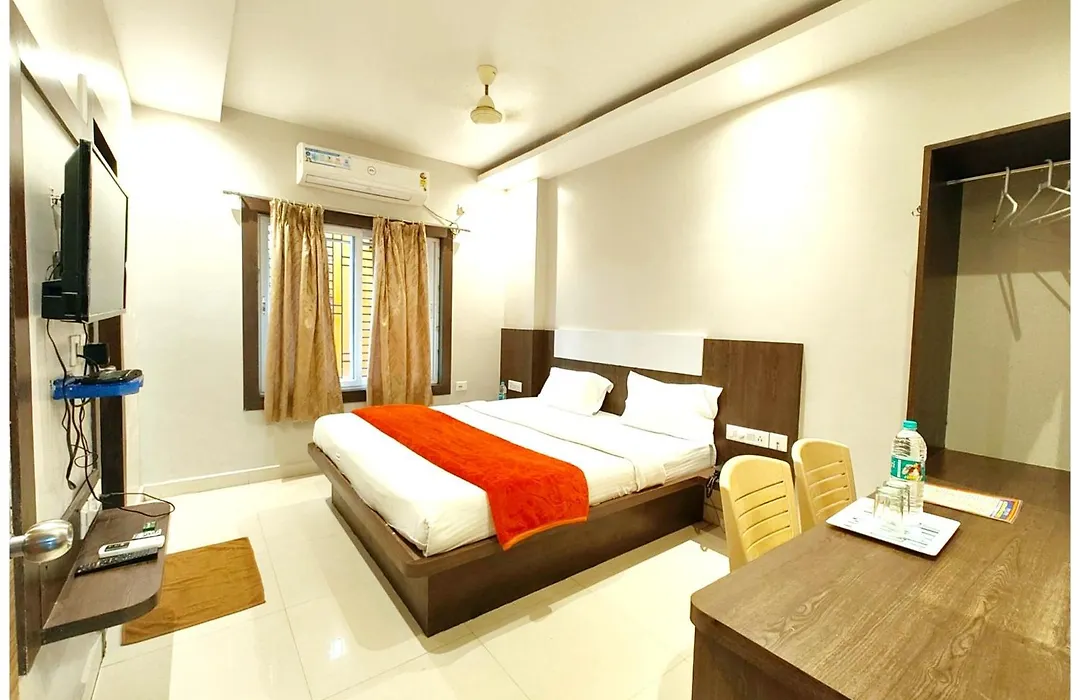 Hotel Home Town Puri Near Golden Beach And Temple - Fully-Air-Conditioned-With-Lift-Wifi-Home Style-Food Menu-And Parking Facilities - Book Now-1