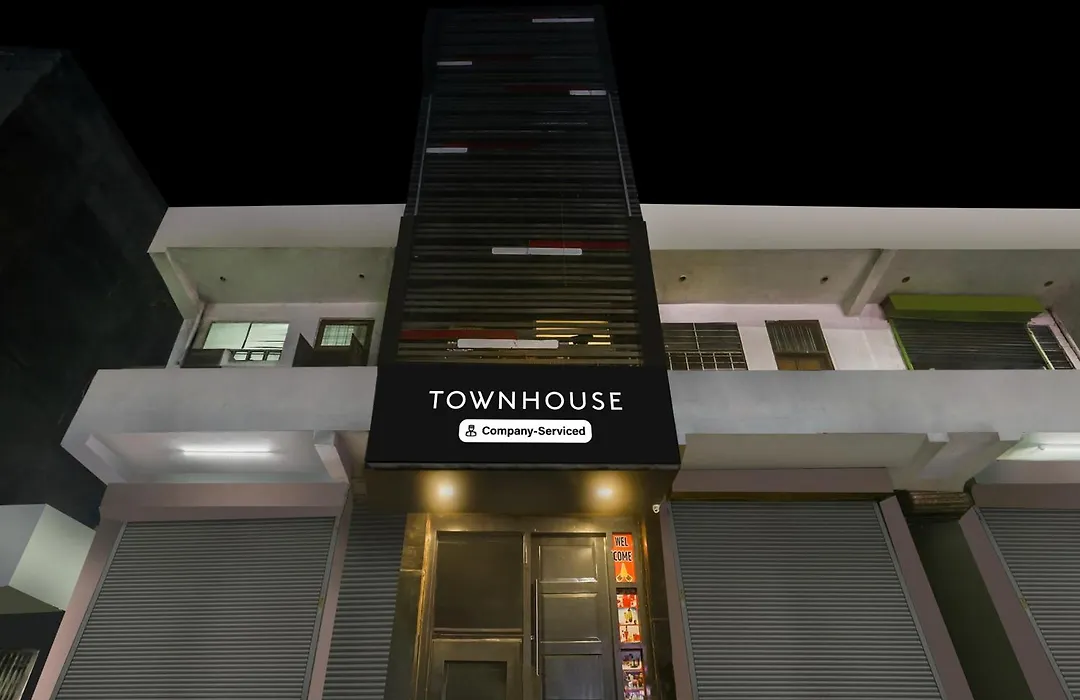 Super Townhouse Jagatpura Downtown-1