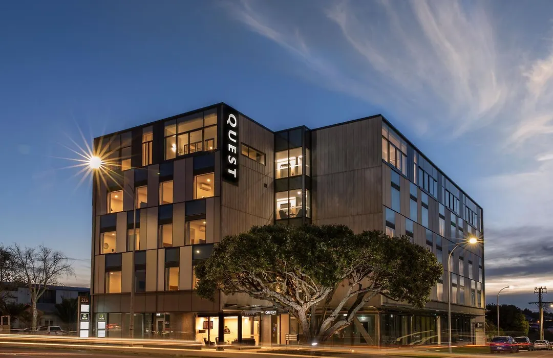 Quest Takapuna-1