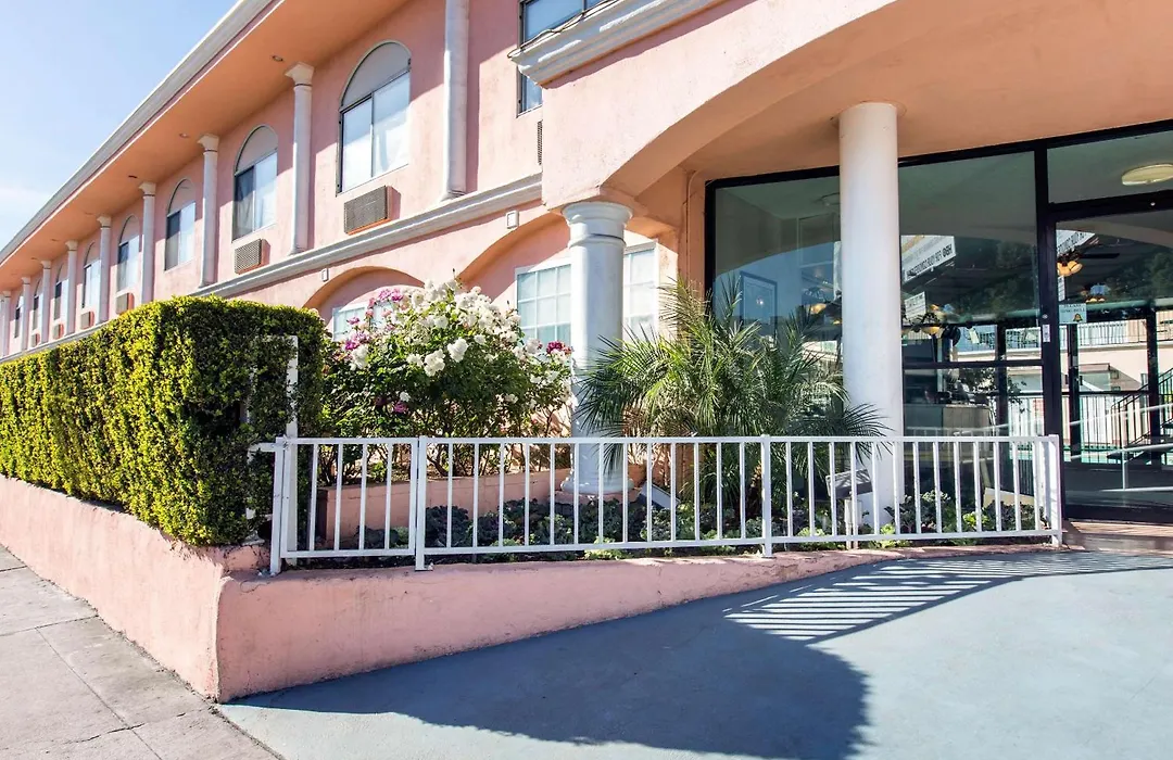 Rodeway Inn Near Melrose Ave-1
