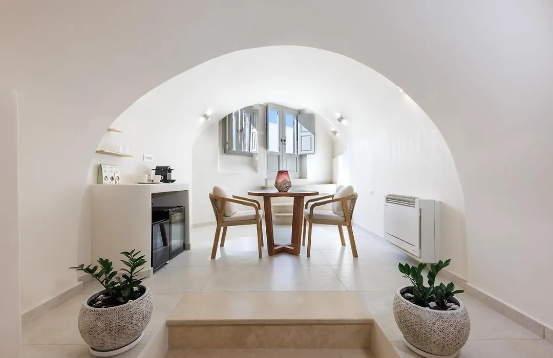 La Madeleine Oia-1