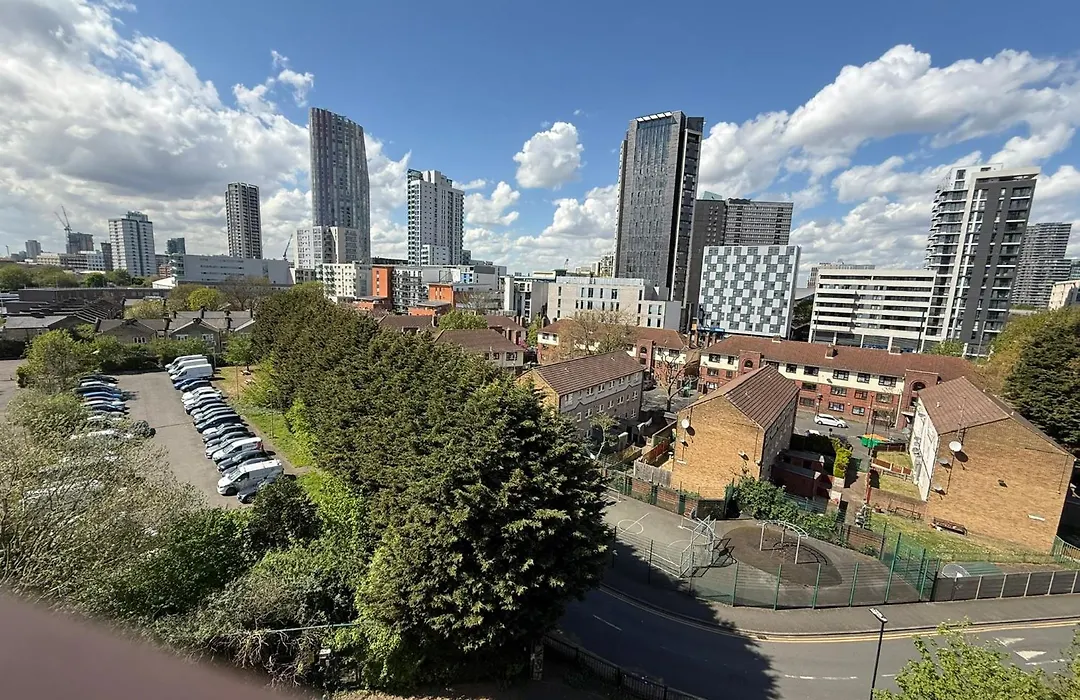 Deluxe Entire Apartment With 2X Bedrooms, 2X Bathrooms And A Big Living Room In The Olympic Park And Westfield At Stratford-1
