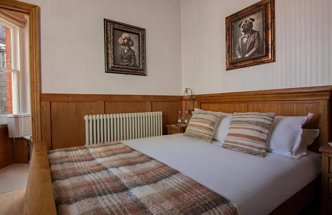 The Old Farmhouse Pub And Rooms-1