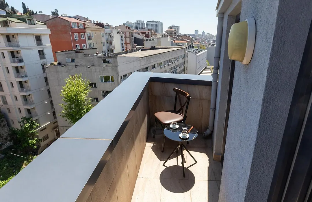 Quinnova Hotel-1