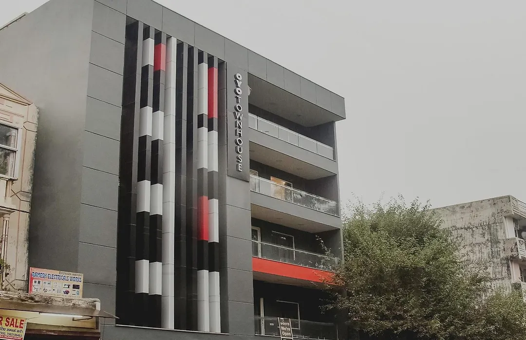 Townhouse Dilshad Garden Near Dilshad Garden Metro Station-1