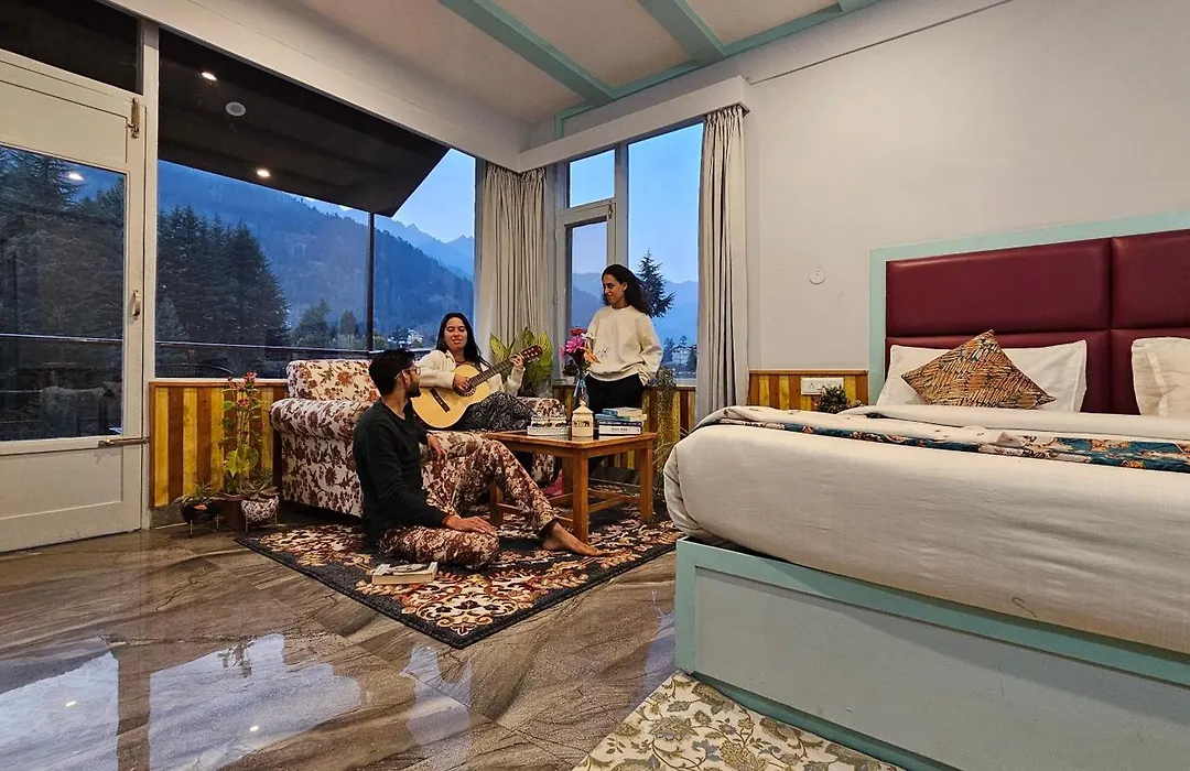 Resort Apple Flower By Rohtang Family Hotels- Balcony & Mountain View, Near Mall Road, Personal Parking-1