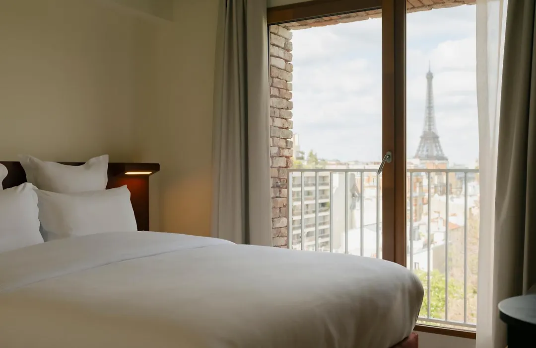 Edgar Suites - Eglise-1
