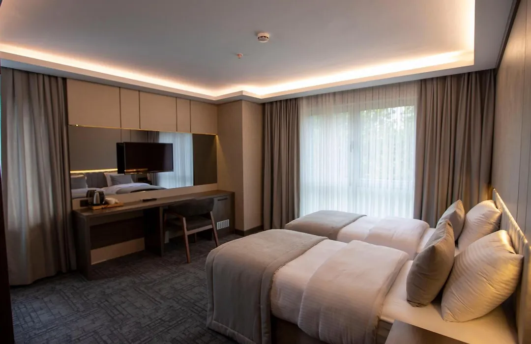 The Green Hotel-1