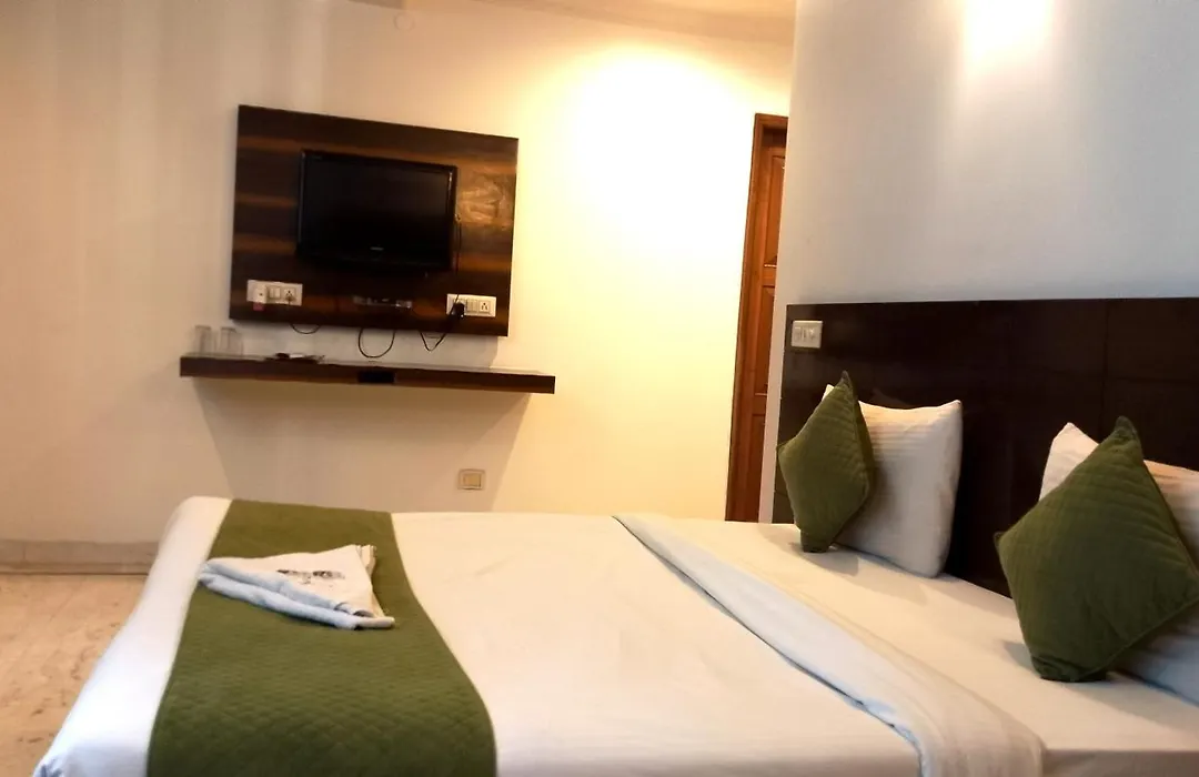 Hotel Grand Grace Plaza Near Igi Airport-1