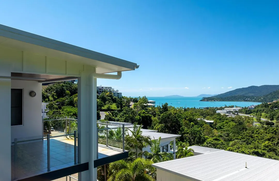 Airlie Summit Apartments-1