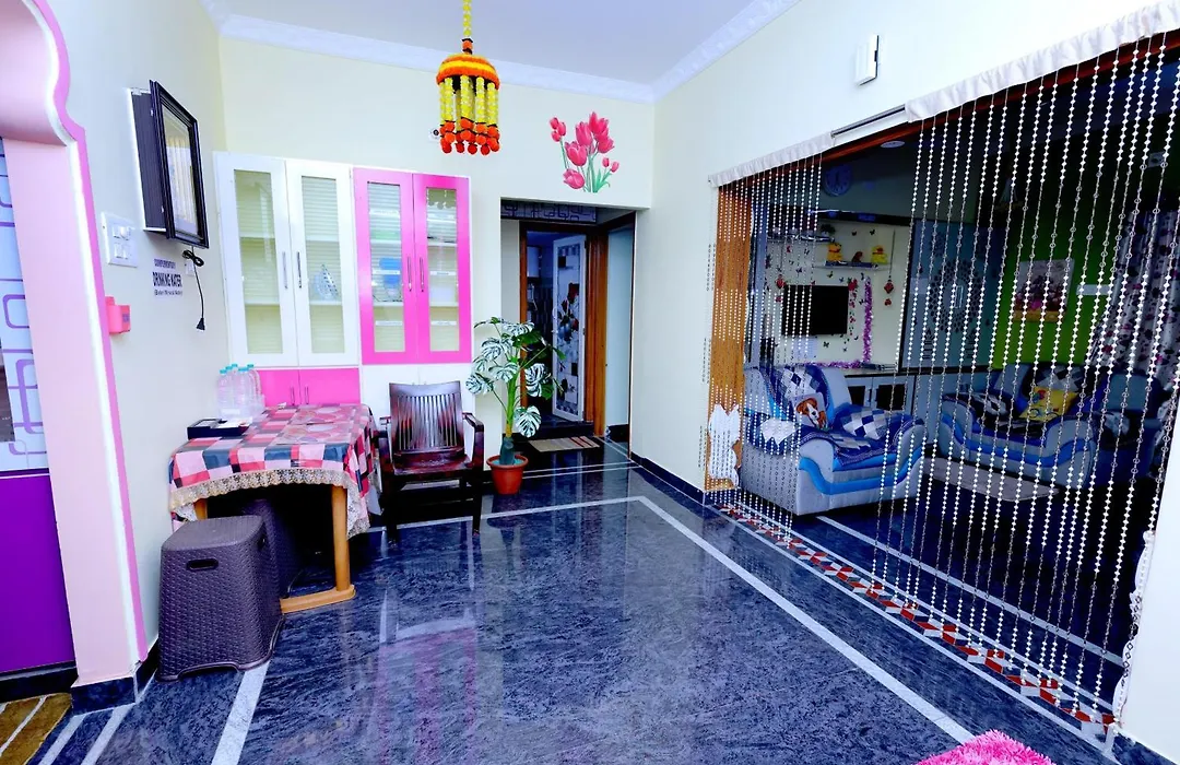 Sri Sakthi Home Stay - Unstained Bed Sheets- Powerful Ac - Fast Wifi - Water Purifier - Spotless Bathrooms- No Cockroaches- Dust Free Rooms- Luxury Mattress- Refrigerator- Cozy Ambience- 24 Hours Hot Water- Washing Machine-1