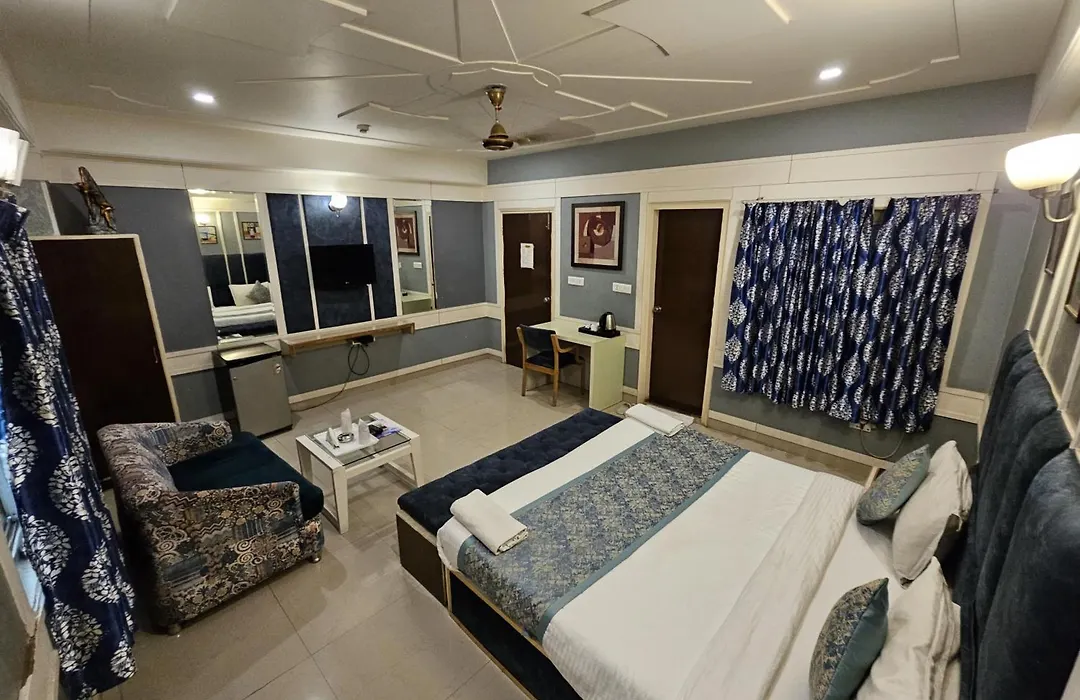 Hotel Opera Near Yashobhoomi & Airport-1