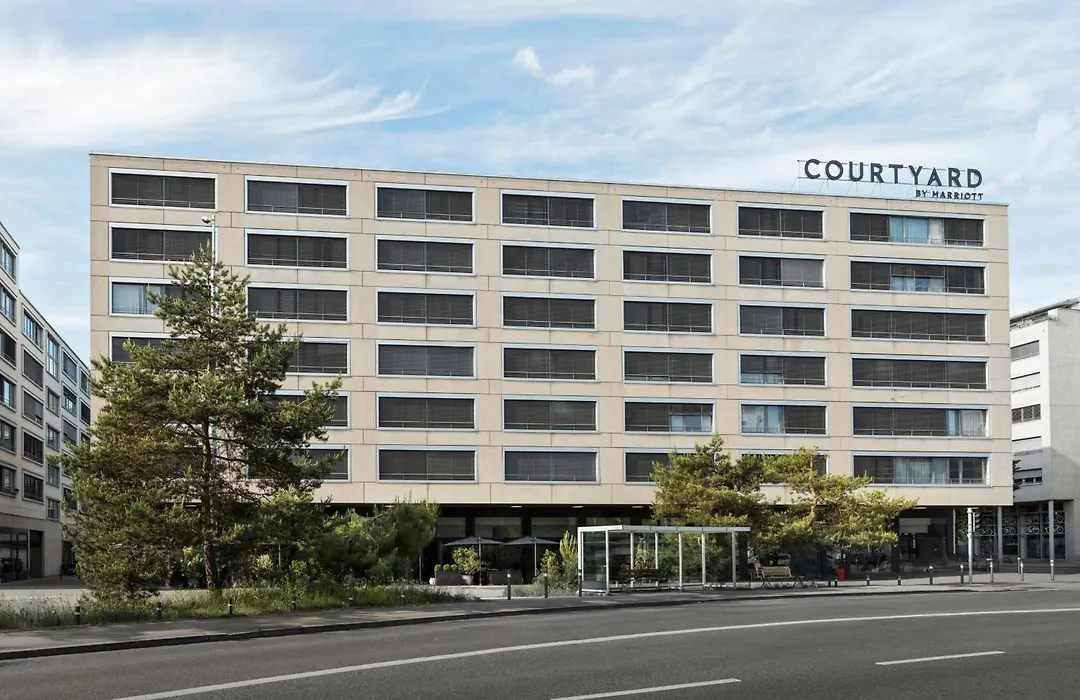 Courtyard By Marriott Zurich North-1