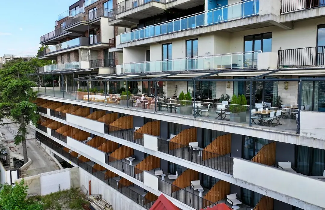 Castor & Pollux Hotel-1