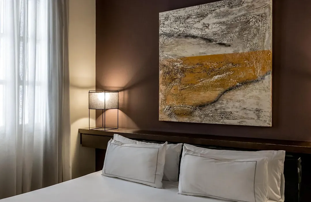 Mercer House Boria Bcn-1