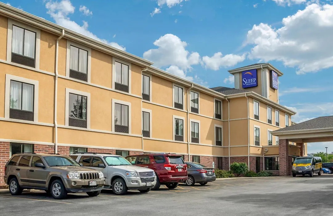 Sleep Inn & Suites Milwaukee Airport-1