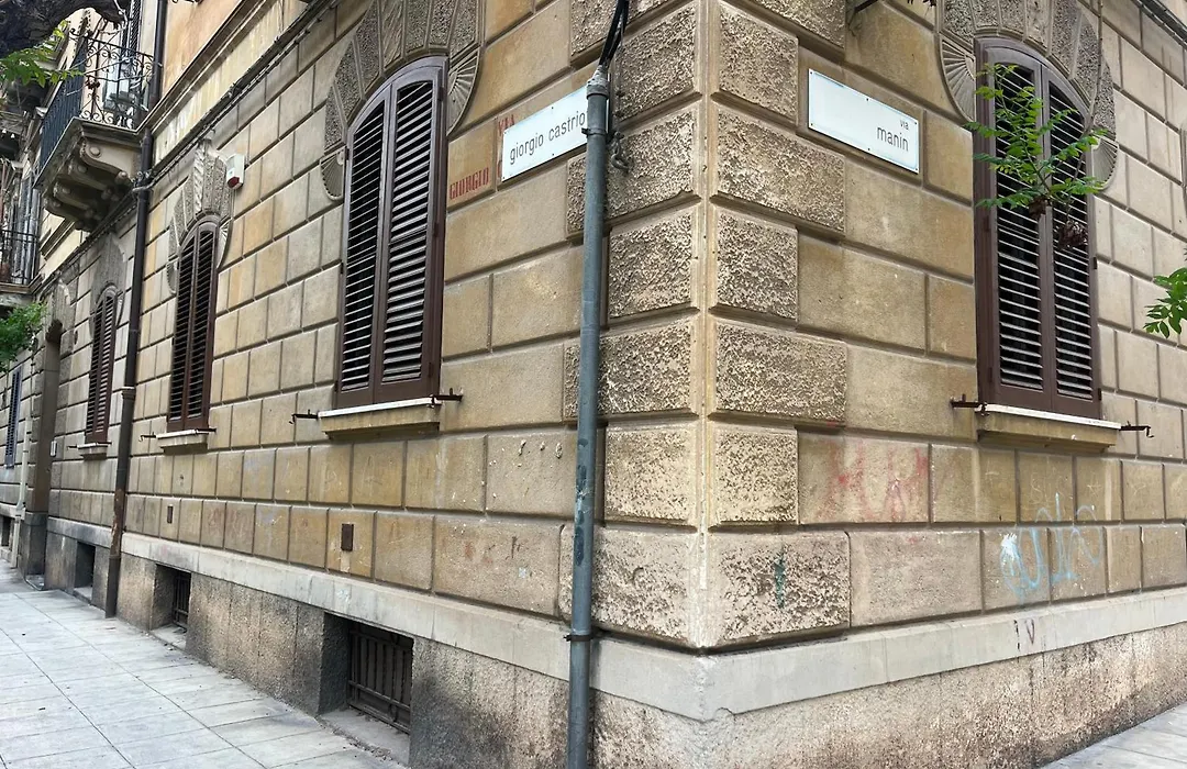 Leoni Di Sicilia-1