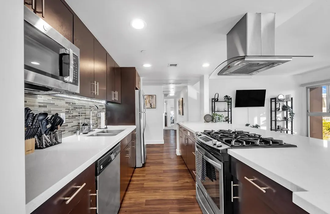 Modern Luxury 2 Bed With Panoramic City Views In Downtown La-1