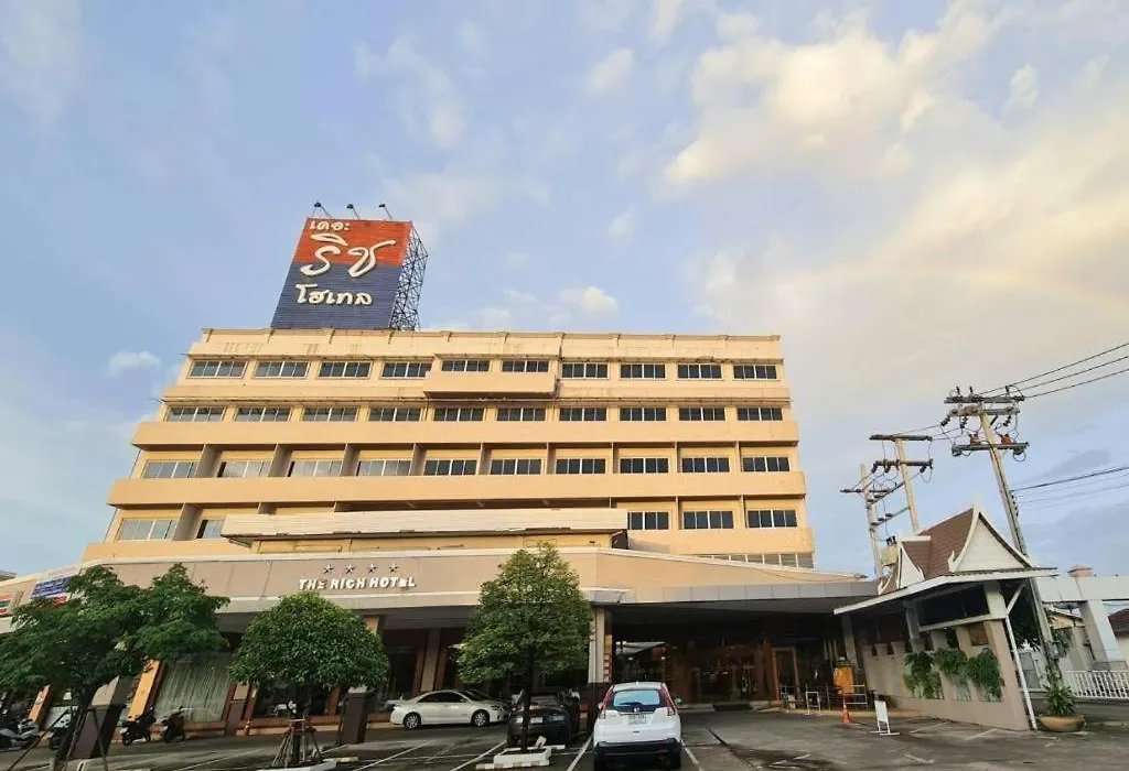 The Rich Hotel-1