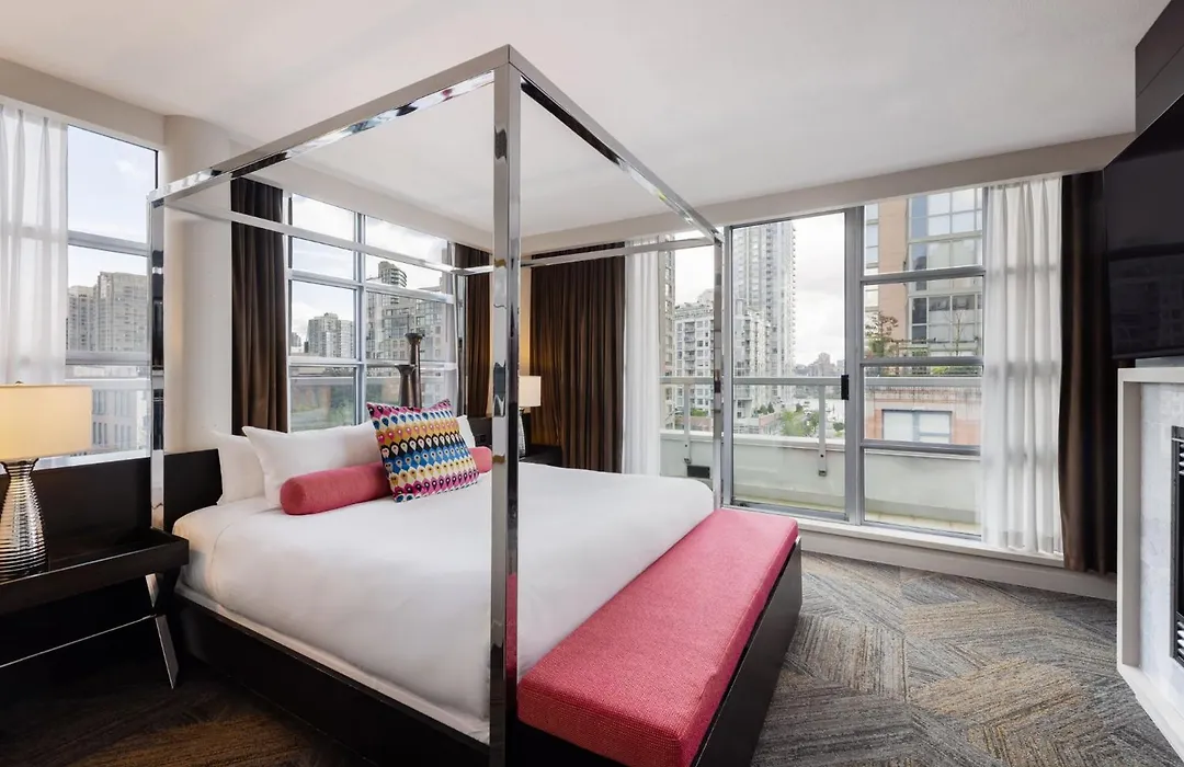 Opus Vancouver-1