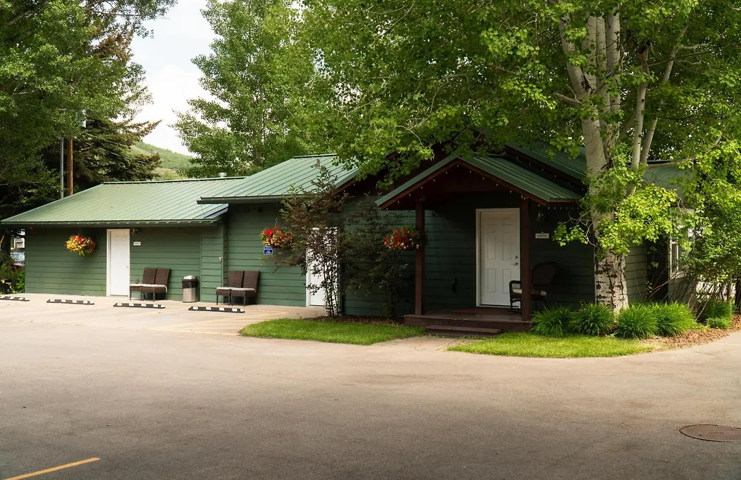 Huff House Inn And Cabins-1