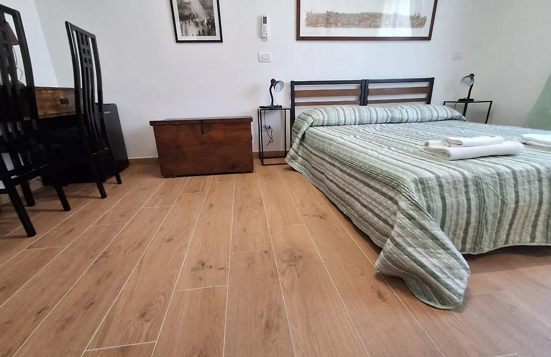 Viola Rooms Affittacamere-1
