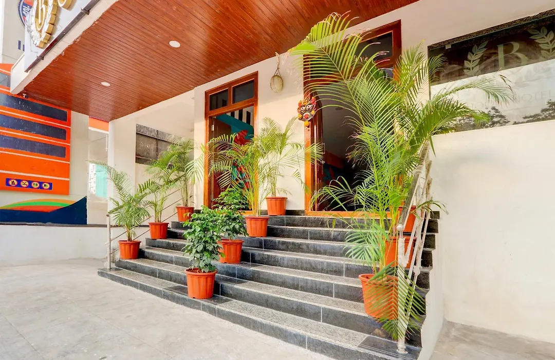 Townhouse Oak Bhooja Hotels-1