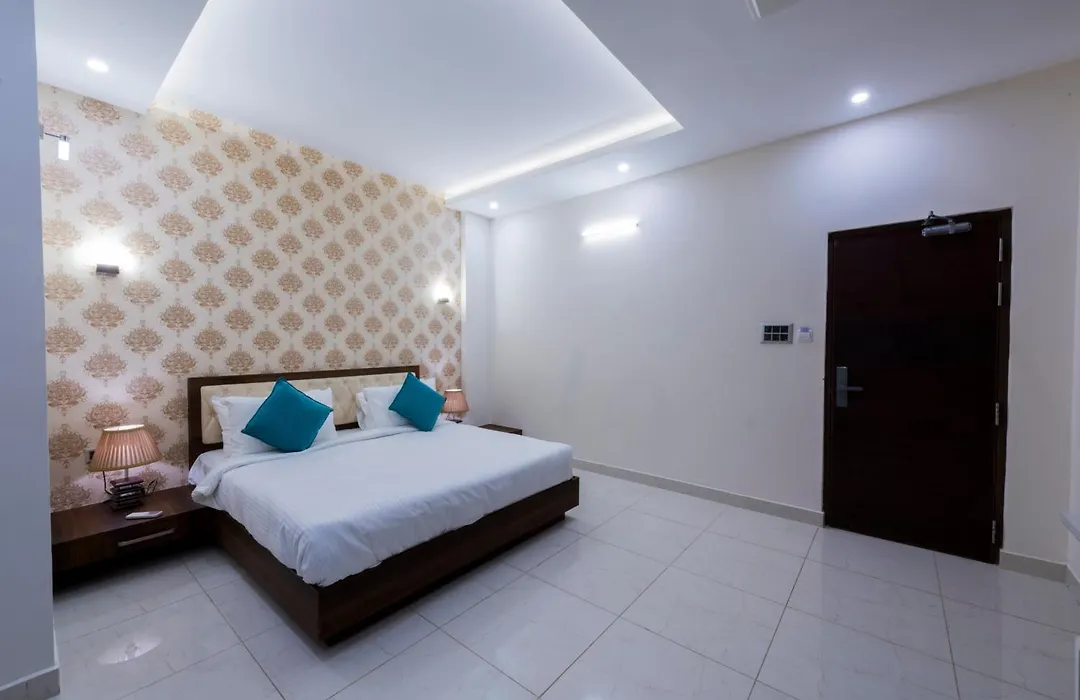 T S Royal Grand Hotel-1