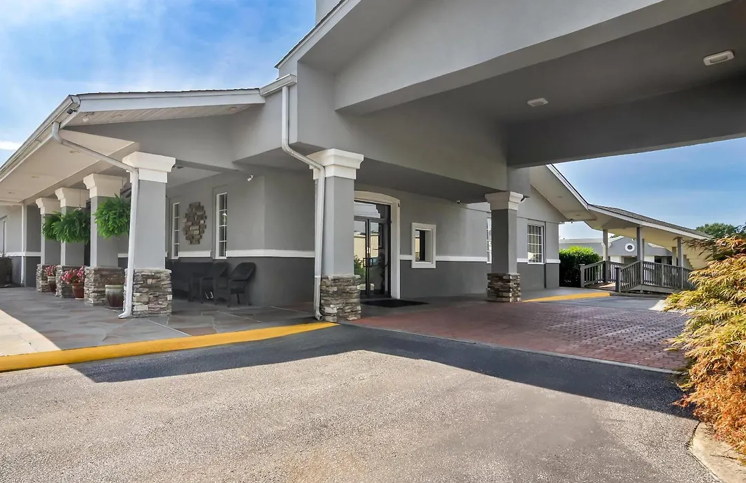 Quality Inn & Suites Greenville - Haywood Mall-1