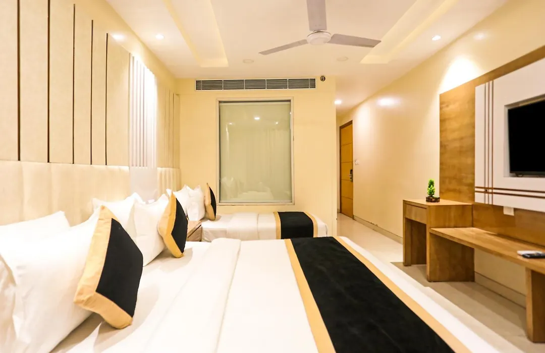 Hotel Worth City Centre - Near Ndls Station Or Cannaught Place-1