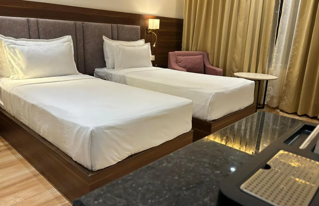 Clarks Inn Suites Agra Near Tajmahal-1