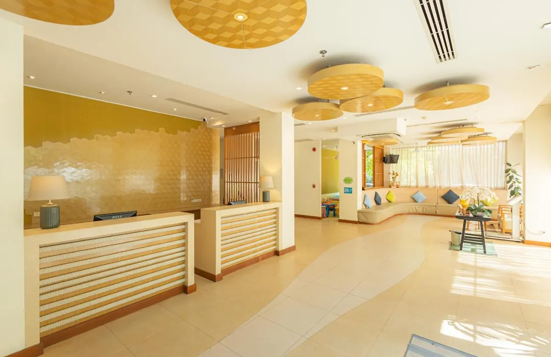 Ashlee Plaza Patong Hotel & Spa-1