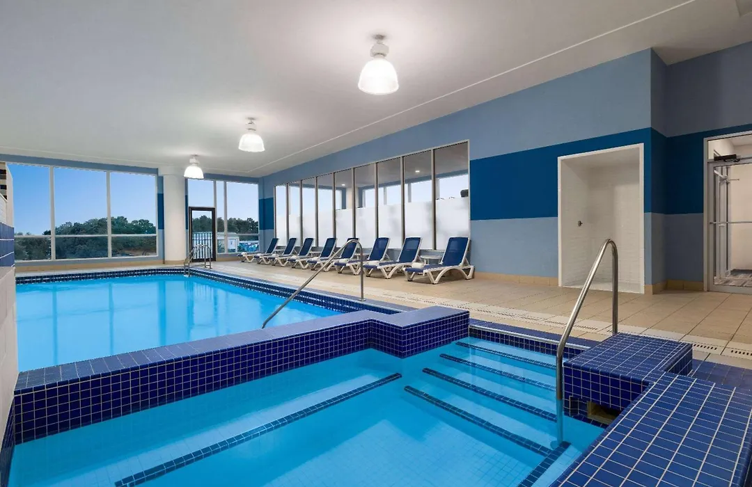 Wyndham Grand Fallsview Hotel-1